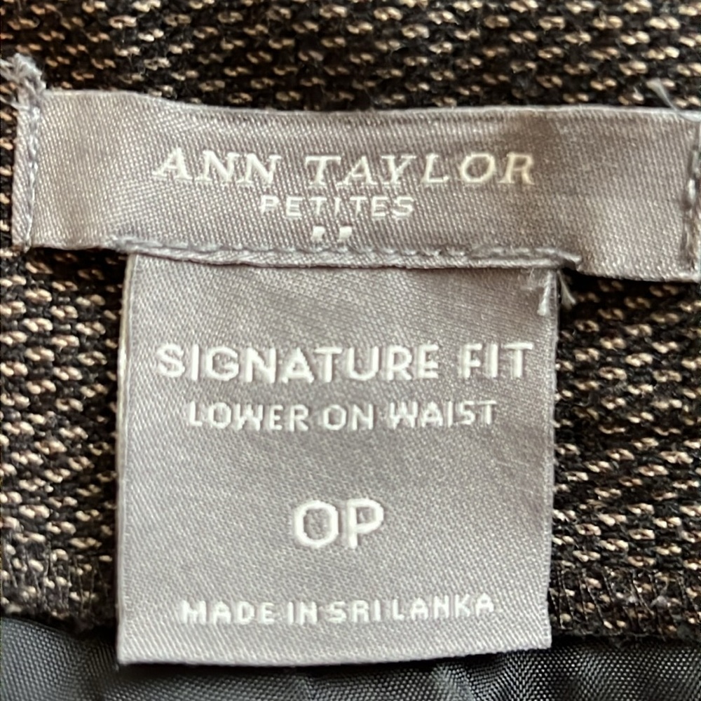4 pairs of Ann Taylor slacks - Picture 8 of 8